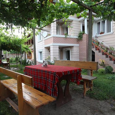 Slanchevata Kashta Hotel Krushuna Exterior foto