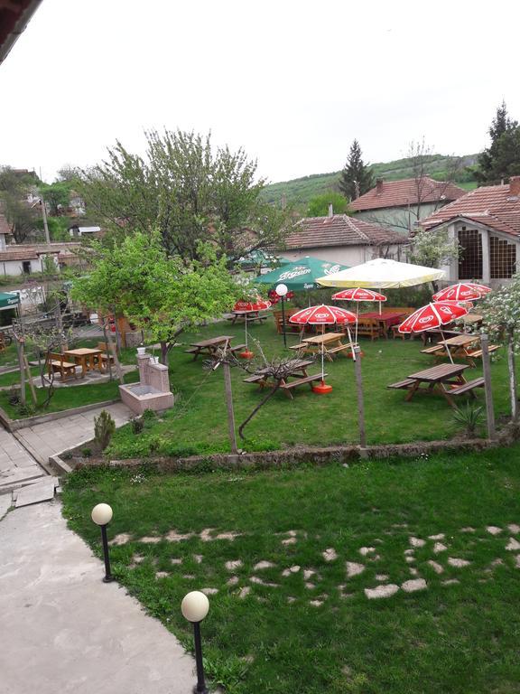 Slanchevata Kashta Hotel Krushuna Exterior foto