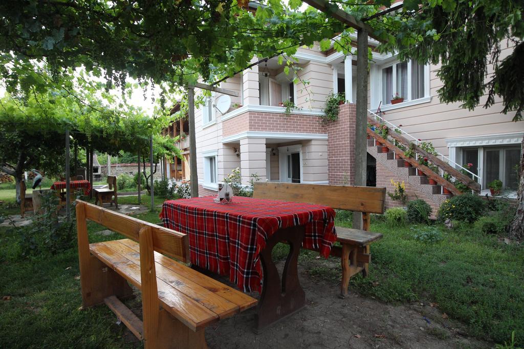 Slanchevata Kashta Hotel Krushuna Exterior foto
