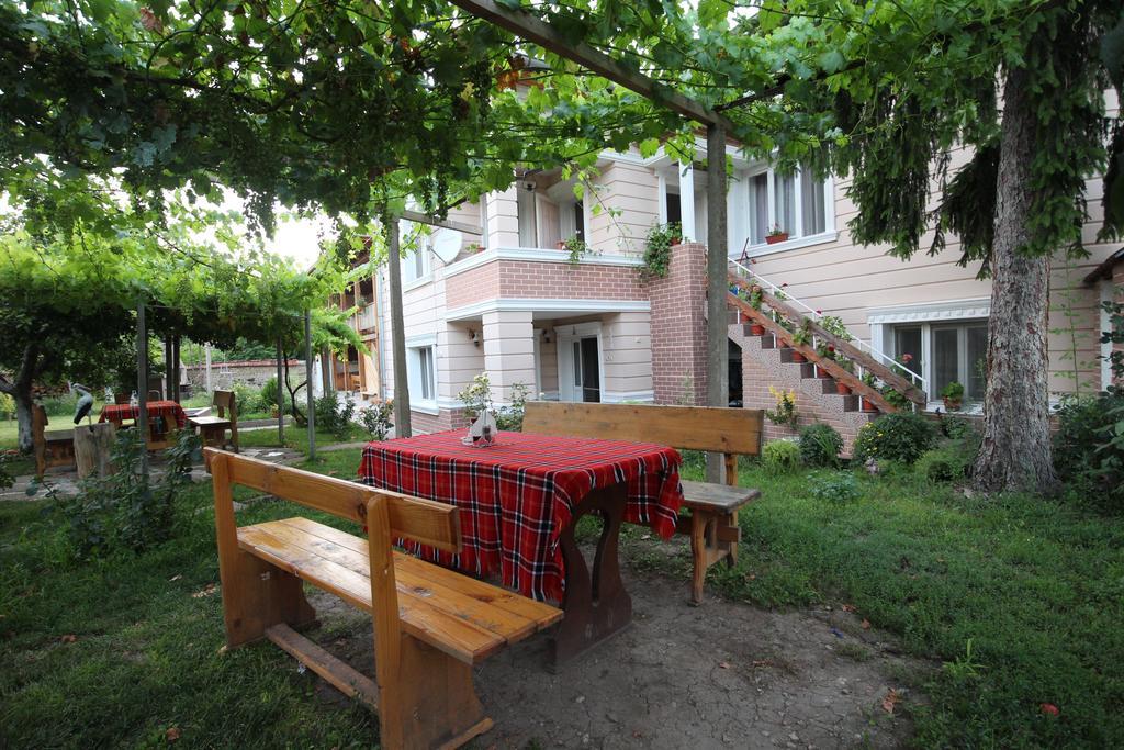 Slanchevata Kashta Hotel Krushuna Exterior foto